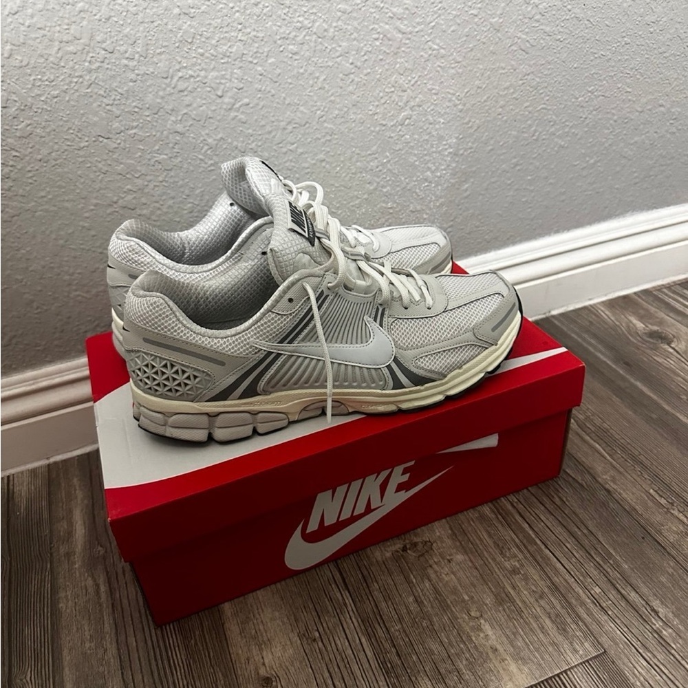 Nike vomero 5